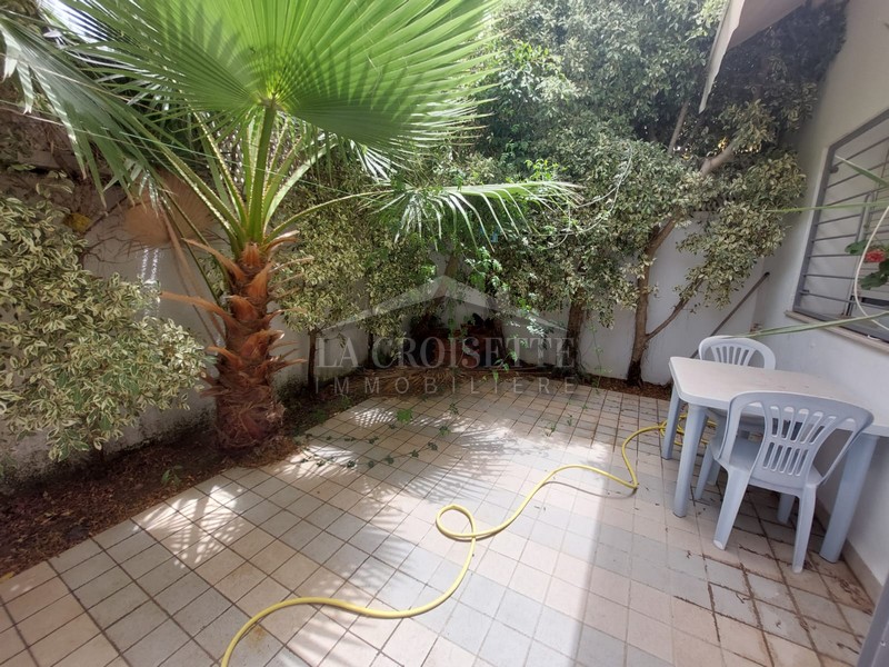 Duplex meublé S+3 avec terrasse à La Marsa 