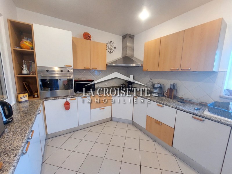 Villa meublée S+3 avec piscine à Gammarth