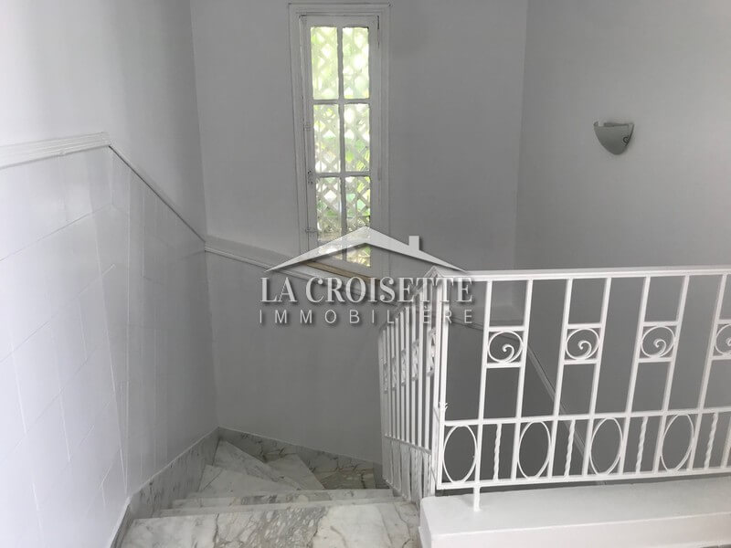 Une villa s+4 avec piscine à Carthage Dermech