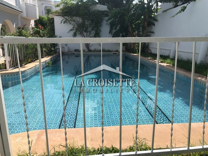 Villa S+6 avec piscine à Carthage 