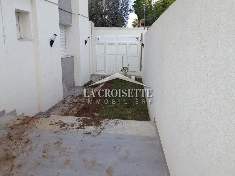 Villa neuve S+5 aux Jardins De Carthage