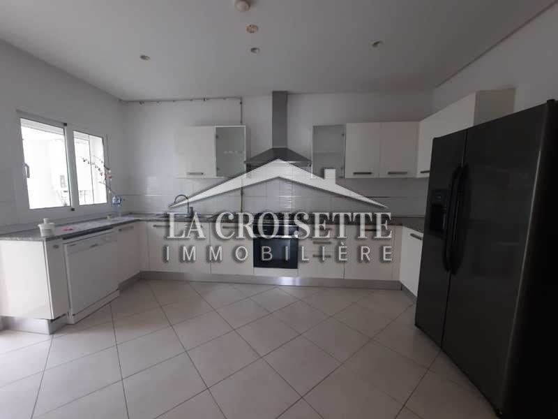 Villa S+3 vue sur mer à Gammarth 
