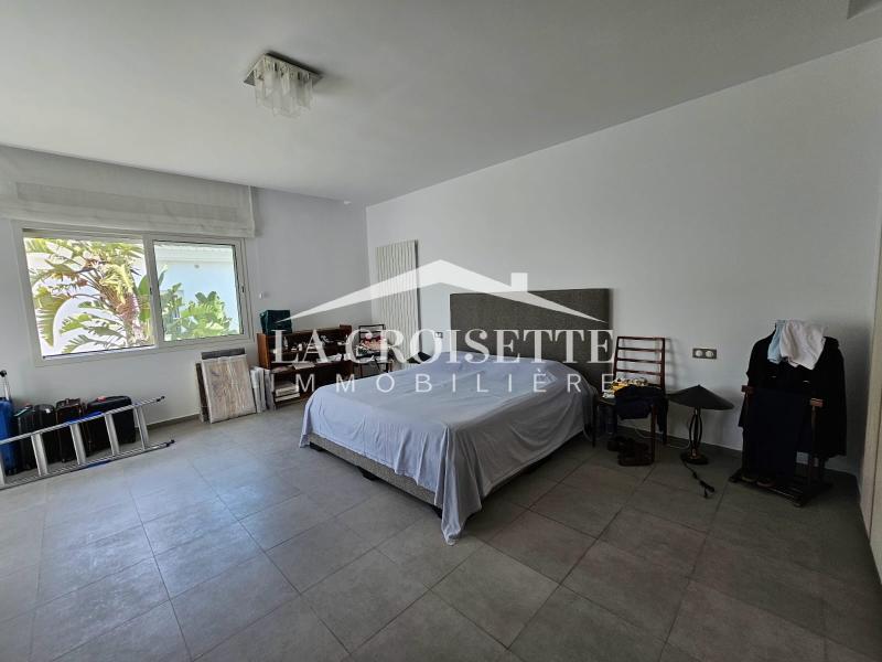 Villa S+5 avec piscine aux Berges du Lac 2