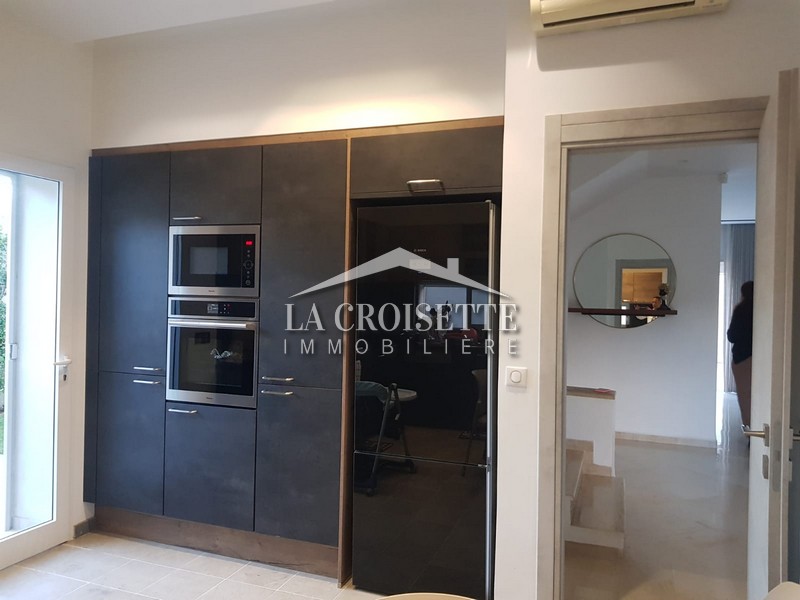Villa S+3 avec piscine à La Marsa