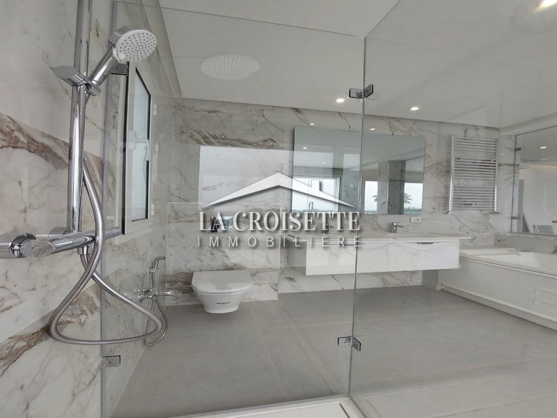 Villa S+4 avec piscine à Gammarth 