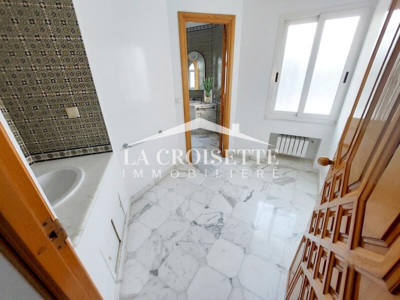 Villa S+5 à La Marsa