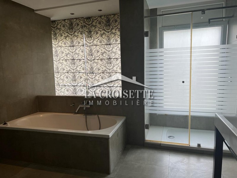 Villa S+4 avec piscine à La Marsa 
