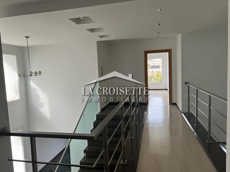 Villa S+4 avec piscine à La Marsa 