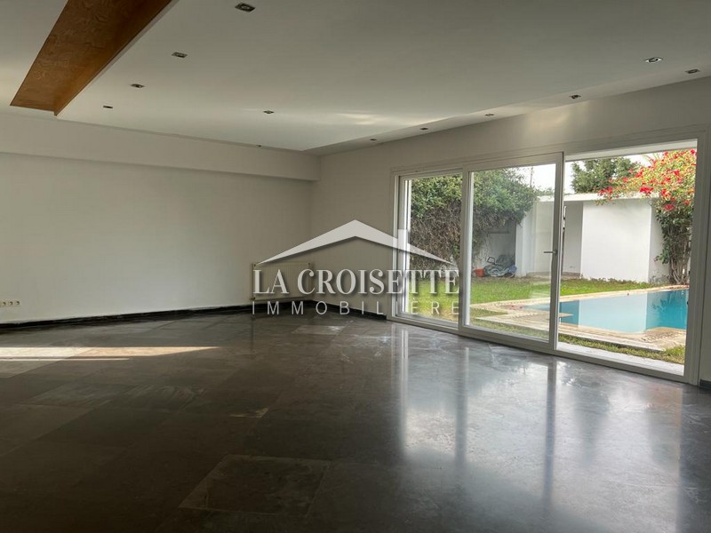 Villa S+4 avec piscine à La Marsa 