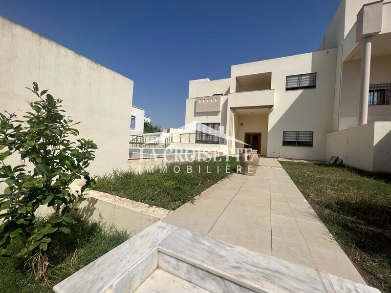 Villa S+5 avec piscine à La Marsa