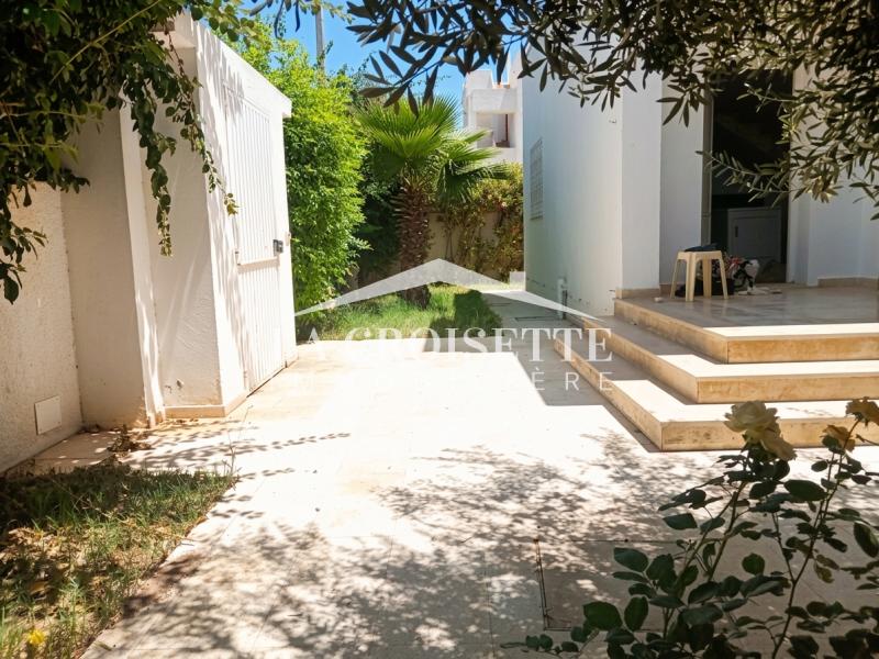 Villa plain-pied S+3 à La Marsa