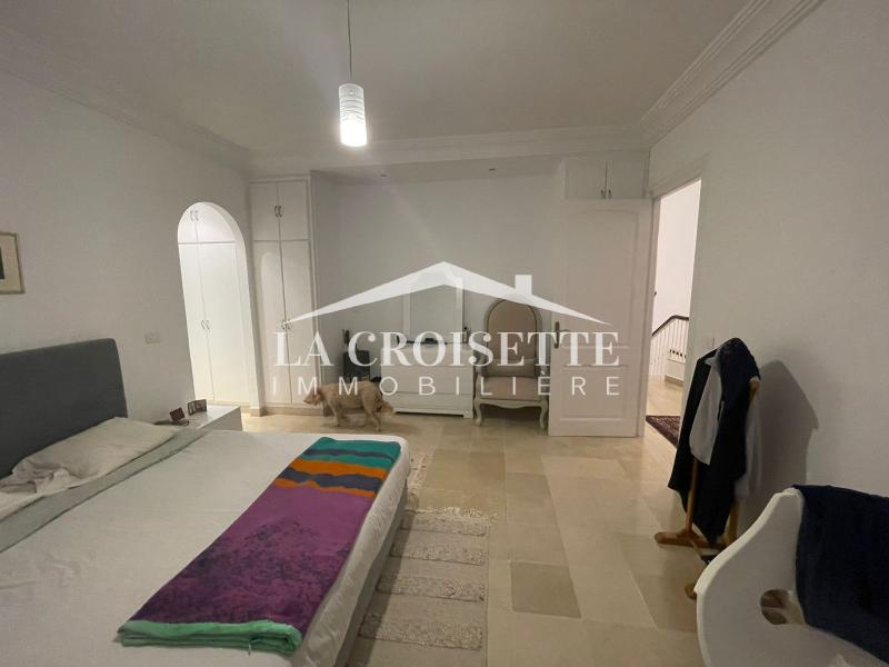 Villa meublée S+4 avec piscine à Gammarth