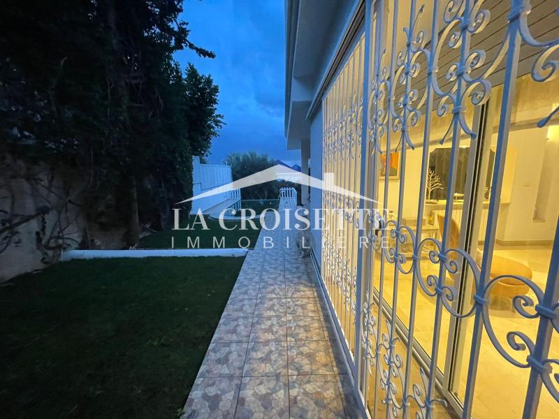 Villa meublée S+4 avec piscine à Gammarth