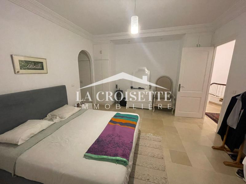 Villa meublée S+4 avec piscine à Gammarth