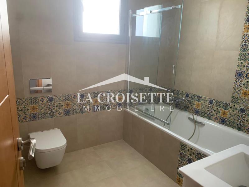 Villa S+4 avec chambre de service à La Soukra