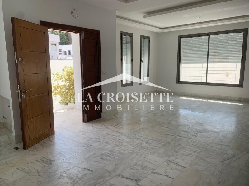 Villa S+4 avec chambre de service à La Soukra