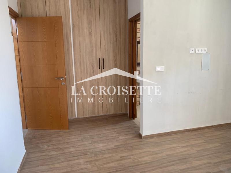 Villa S+4 avec chambre de service à La Soukra