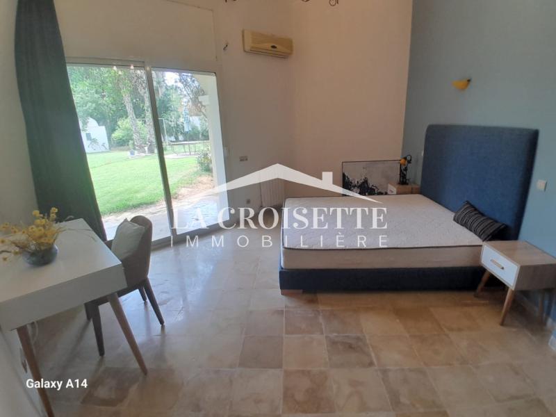 Villa S+5 avec piscine à La Soukra