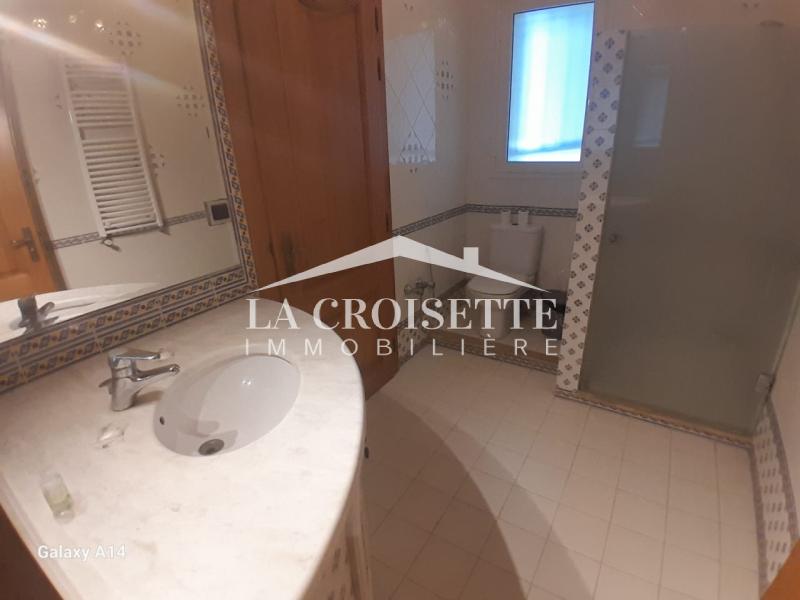 Villa S+5 avec piscine à La Soukra