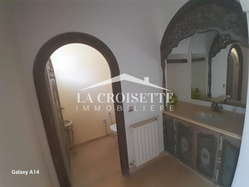 Villa S+5 avec piscine à La Soukra