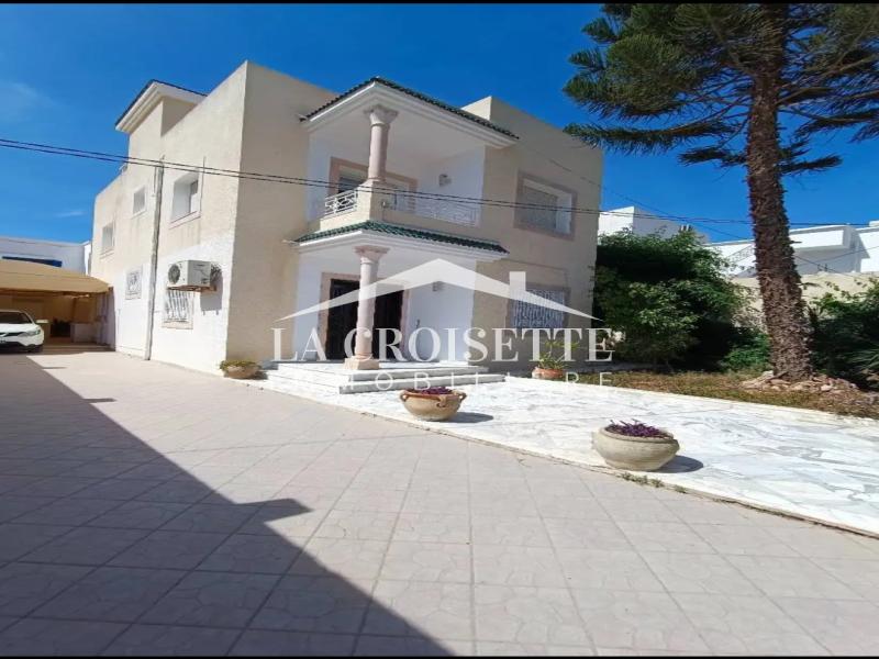 Villa S+3 à La Marsa