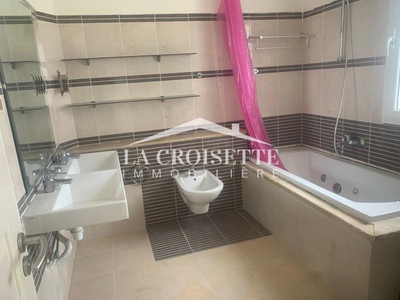 Villa S+3 avec piscine à Ain Zaghouan Nord