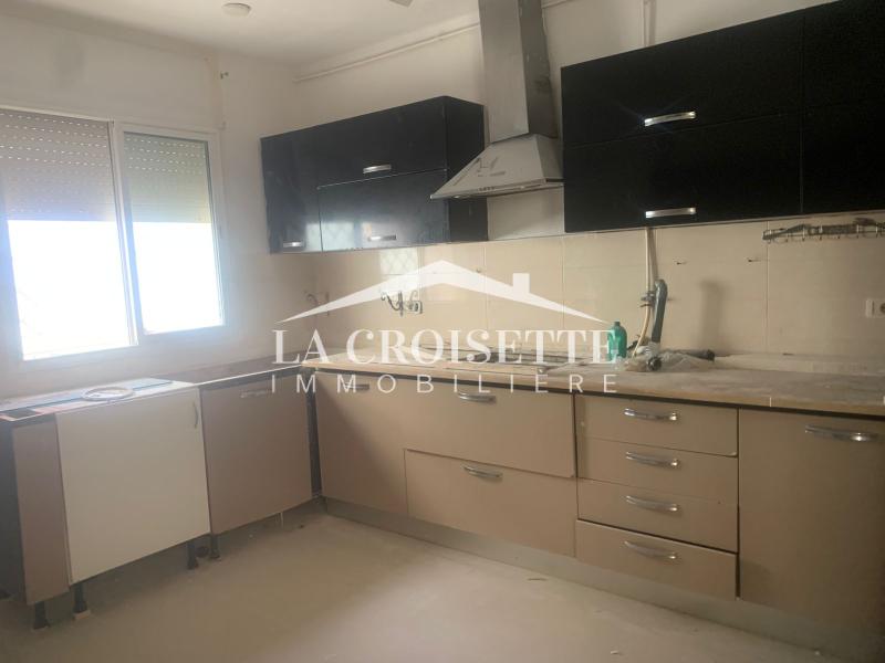 Villa S+3 avec piscine à Ain Zaghouan Nord