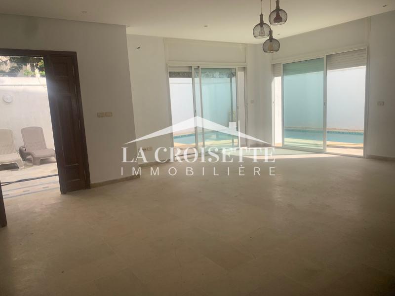 Villa S+3 avec piscine à Ain Zaghouan Nord