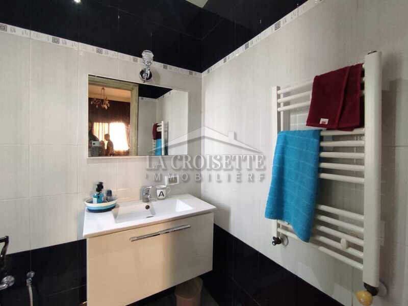 Villa S+5 avec piscine à La Soukra